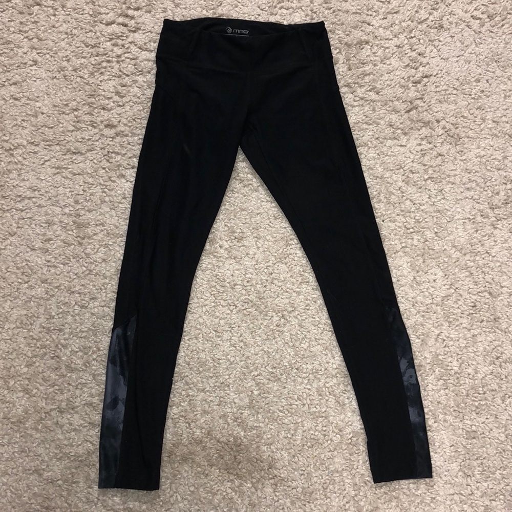 Athletic leggings